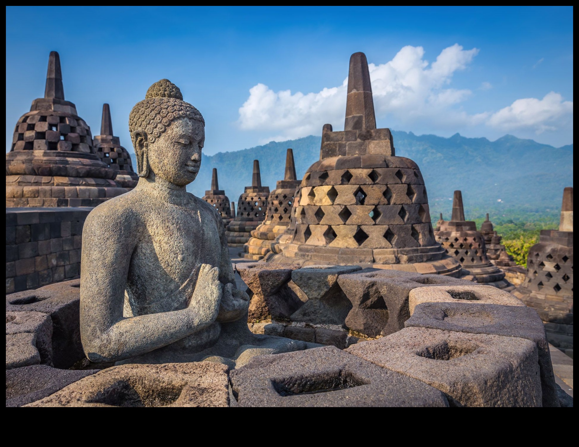 Епични постройки: Пътеводител за архитектурните чудеса на туристите