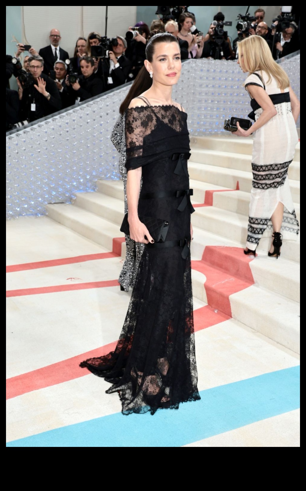 Червен килим: Облекла на знаменитости, подходящи за крале