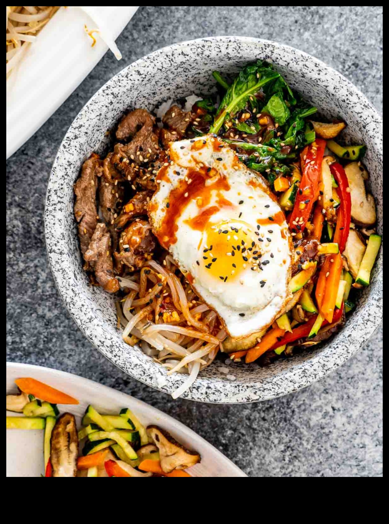 Bibimbap Bliss: Открийте майсторството на творбите на корейски купи за ориз