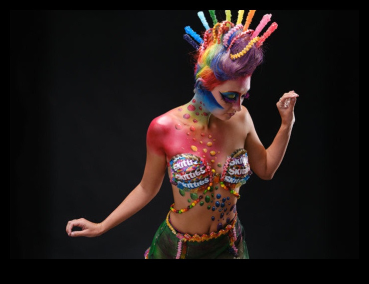 Artful Fusion: Където творчеството среща човешкото платно