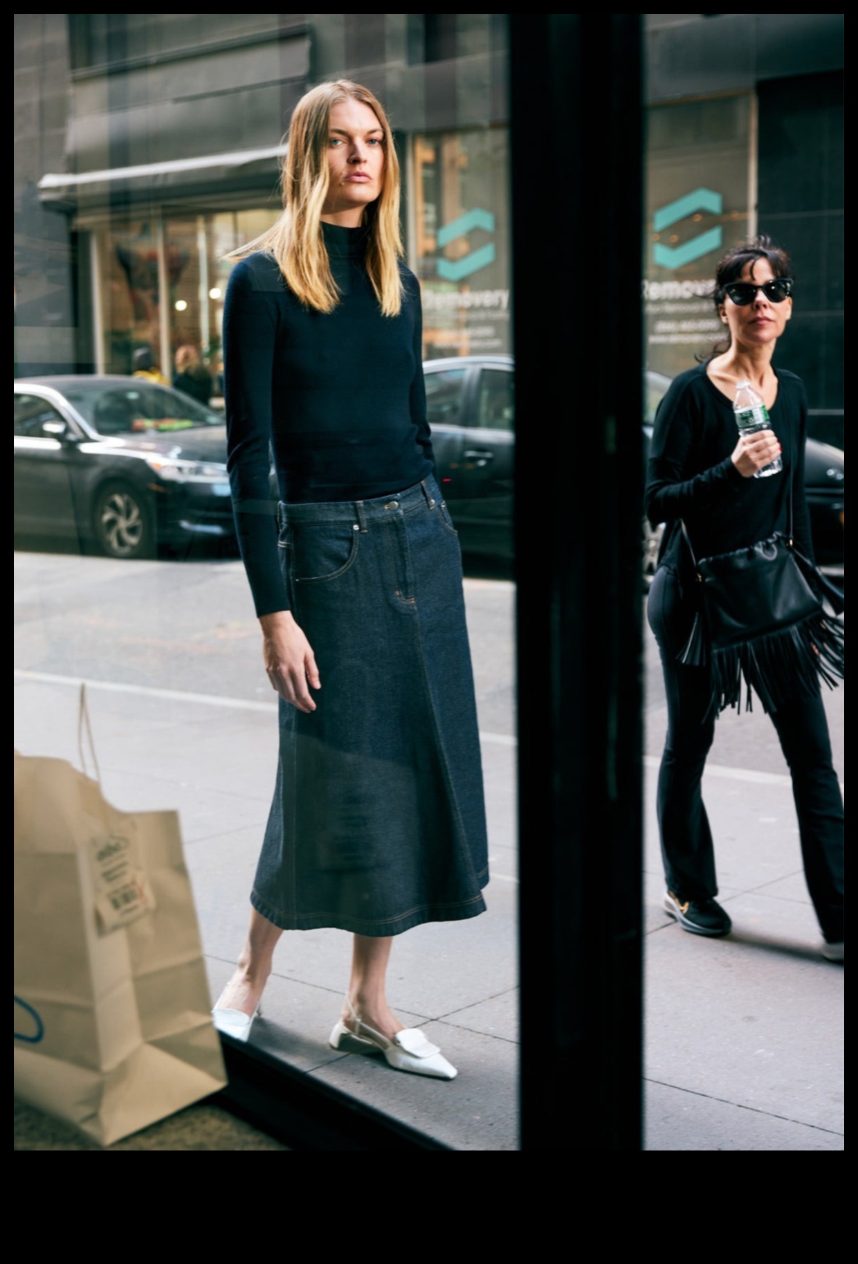 Минималистични чудеса: Модерни тоалети за стил без усилия