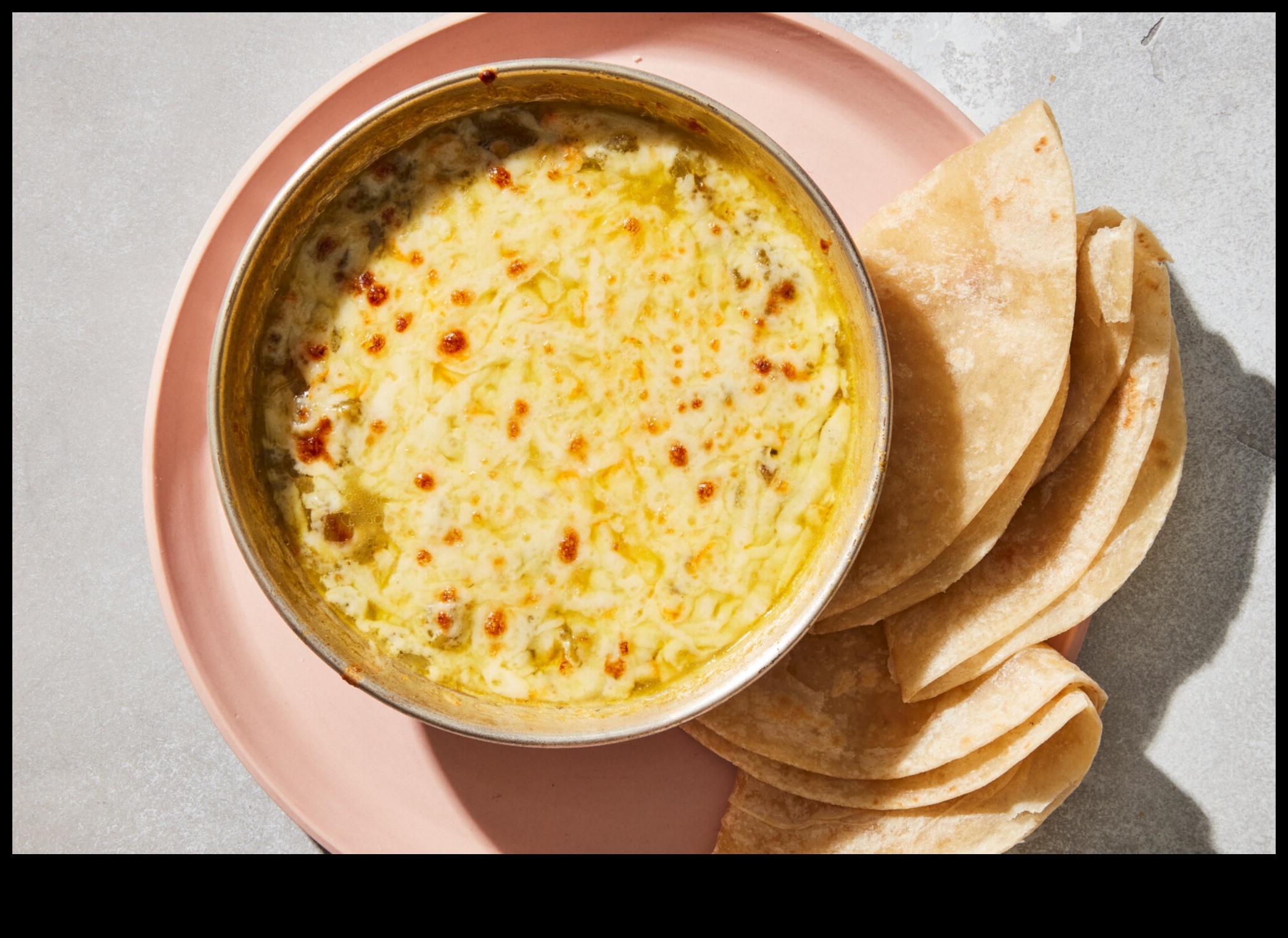 Chile Con Queso Chronicles: Гмурнете се в мексикански дипове със сирене