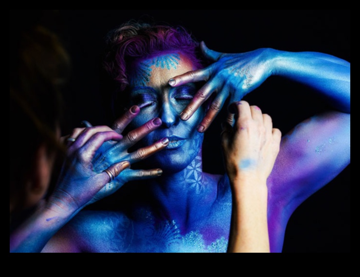 Artful Fusion: Където творчеството среща човешкото платно