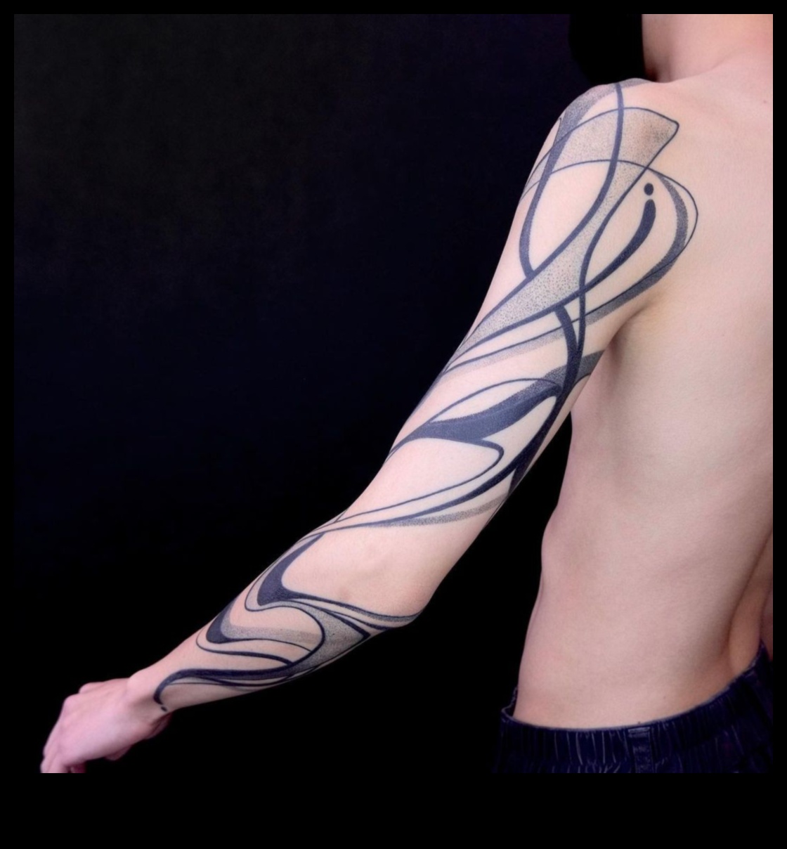 Удебелени щрихи с четка: майсторство в изкуството на татуировката Grand Arm